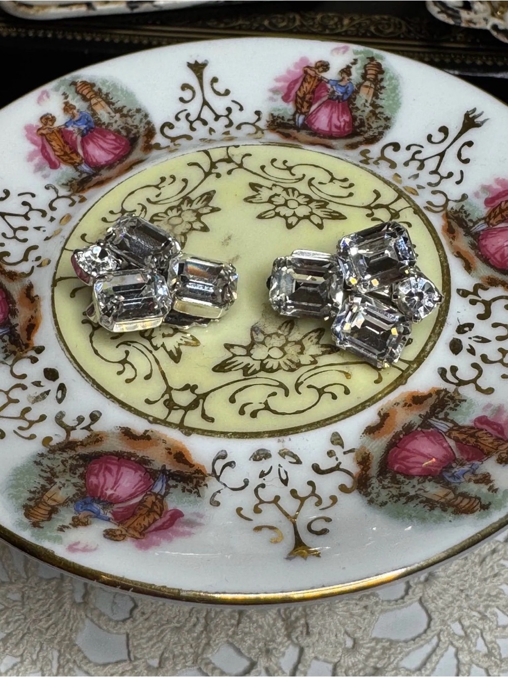Weiss Vintage Austrian Rhinestone Clip Earrings